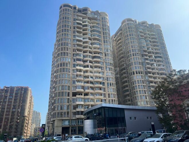 4 otaqlı yeni tikili - Şah İsmayıl Xətai m. - 157 m² (1)