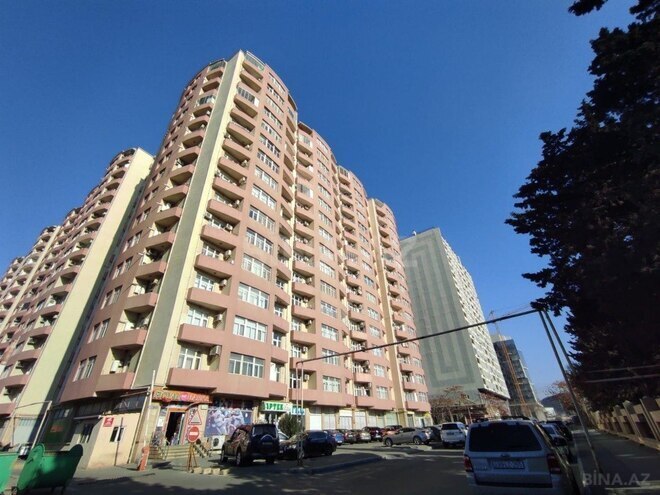 Qaraj - Şah İsmayıl Xətai m. - 200 m² (1)