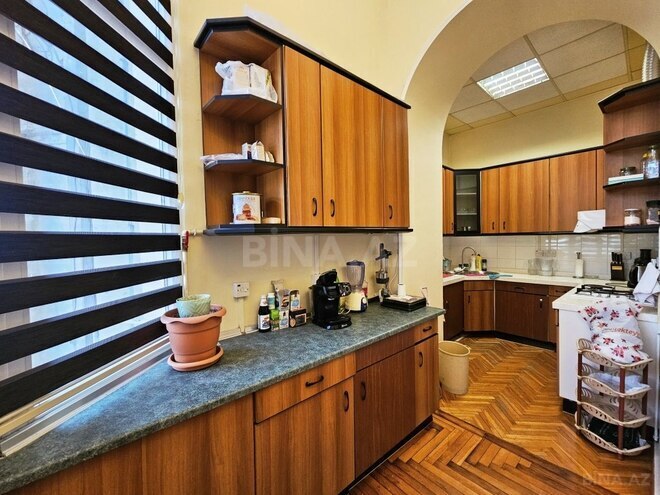 Satılır 4 otaqlı köhnə tikili 166 m², Sahil m., photo 7 from 19