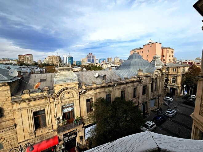 Satılır 4 otaqlı köhnə tikili 166 m², Sahil m., photo 10 from 19