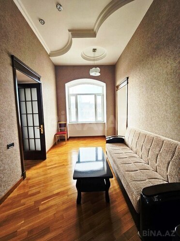 Satılır 4 otaqlı köhnə tikili 123 m², Sahil m., photo 7 from 17