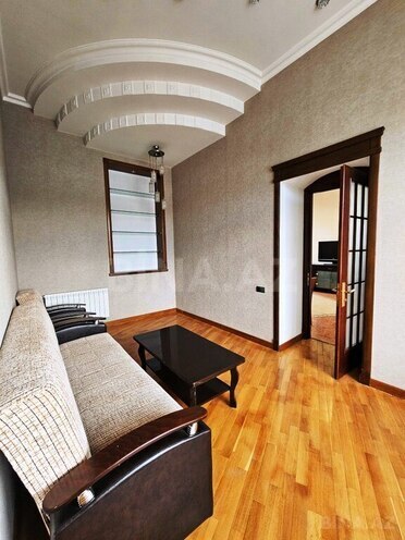 Satılır 4 otaqlı köhnə tikili 123 m², Sahil m., photo 6 from 17