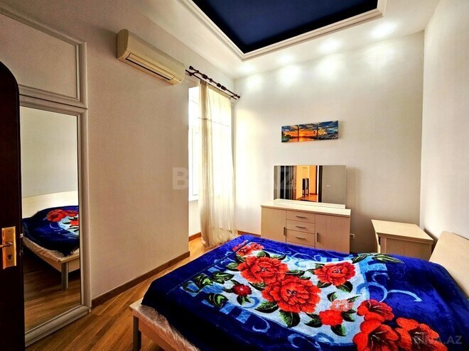 Satılır 4 otaqlı köhnə tikili 123 m², Sahil m., photo 10 from 17