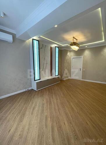 3-комн. новостройка - м. 28 мая - 106 м² (3)