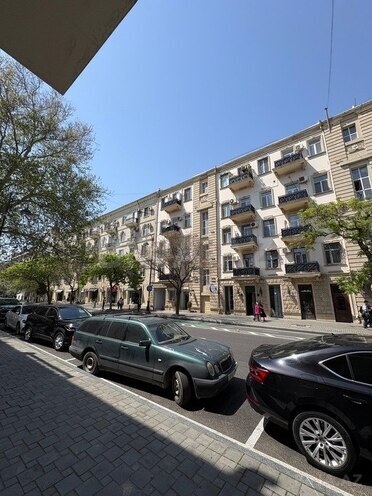 3 otaqlı köhnə tikili - 28 May m. - 80 m² (2)