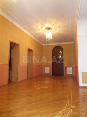 8 otaqlı həyət evi/bağ evi - Həzi Aslanov q. - 350 m² (9)