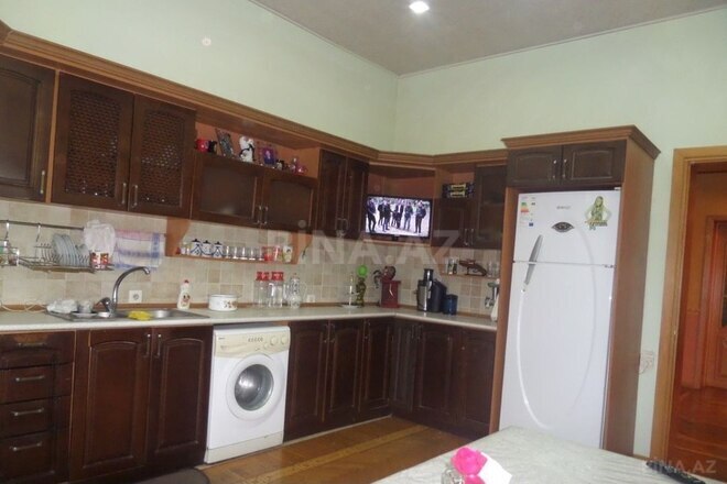 8 otaqlı həyət evi/bağ evi - Həzi Aslanov q. - 350 m² (8)