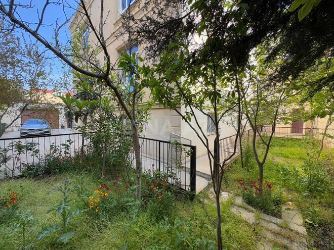 8-комн. дом/дача - пос. Бадамдар - 600 м² (2)