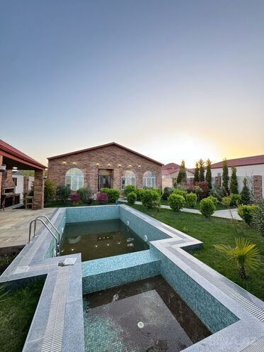 4 otaqlı həyət evi/bağ evi - Mərdəkan q. - 180 m² (1)