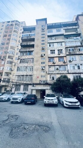 3 otaqlı köhnə tikili - 8-ci mikrorayon q. - 100 m² (1)