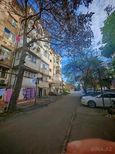 2 otaqlı köhnə tikili - İnşaatçılar m. - 60 m² (1)