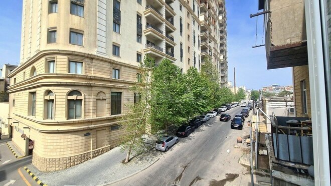 Продаётся 3-комн. вторичка 80 м², м. Низами, photo 15 from 17