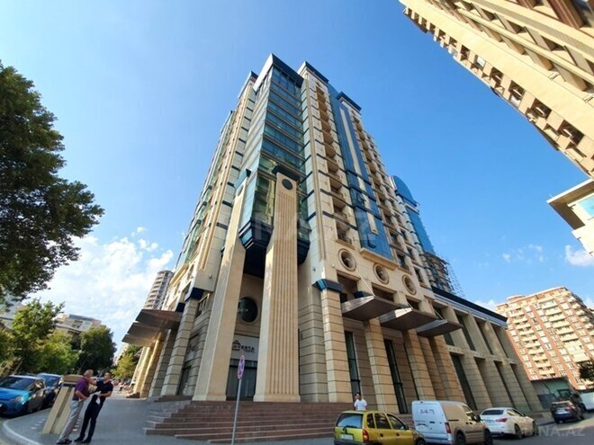 3 otaqlı yeni tikili - 28 May m. - 153 m² (1)