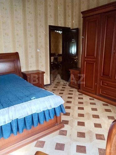 8 otaqlı həyət evi/bağ evi - Novxanı q. - 250 m² (17)