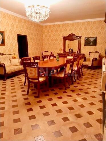 8 otaqlı həyət evi/bağ evi - Novxanı q. - 250 m² (5)