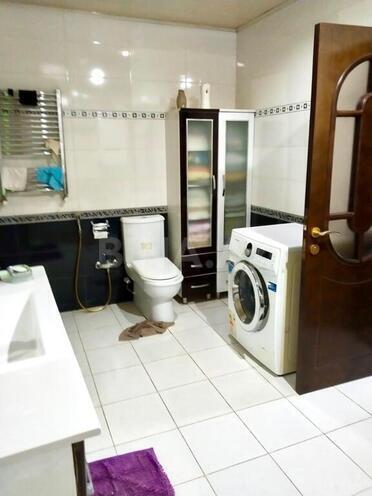 8 otaqlı həyət evi/bağ evi - Novxanı q. - 250 m² (15)