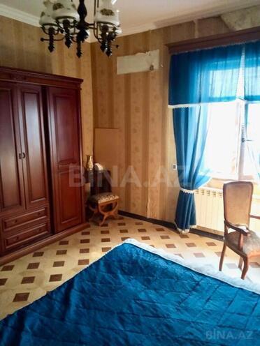 8 otaqlı həyət evi/bağ evi - Novxanı q. - 250 m² (18)