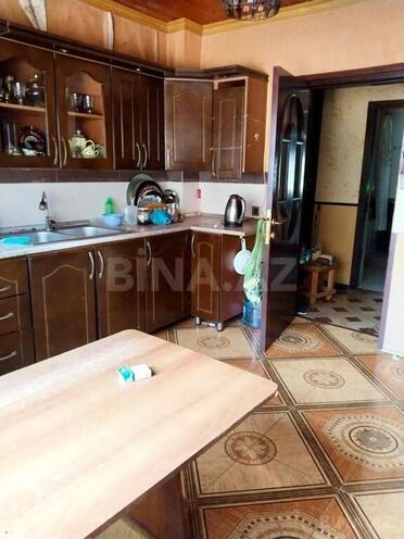 8 otaqlı həyət evi/bağ evi - Novxanı q. - 250 m² (7)