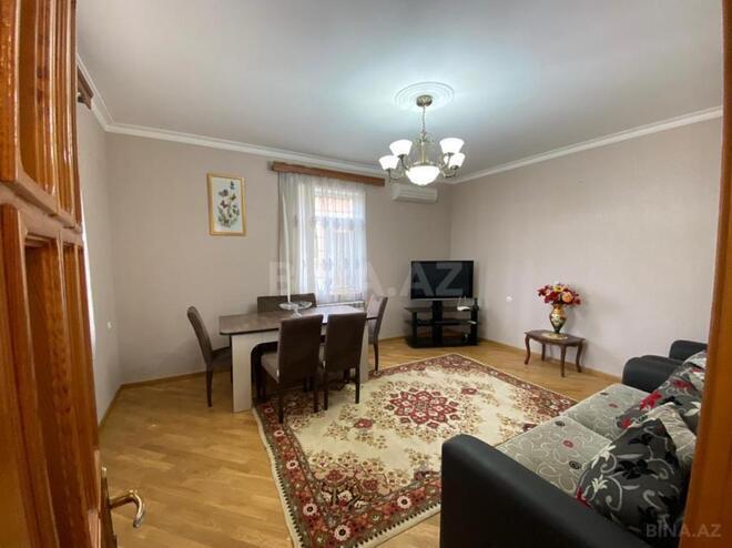 5 otaqlı həyət evi/bağ evi - Novxanı q. - 280 m² (10)