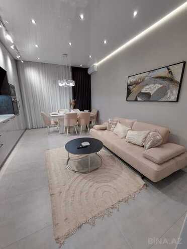 Сдаётся 2-комн. новостройка 70 м², м. 8 ноября, photo 1 from 11