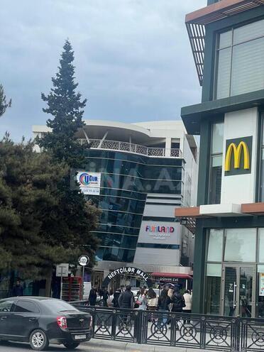 Obyekt - Neftçilər m. - 1700 m² (4)