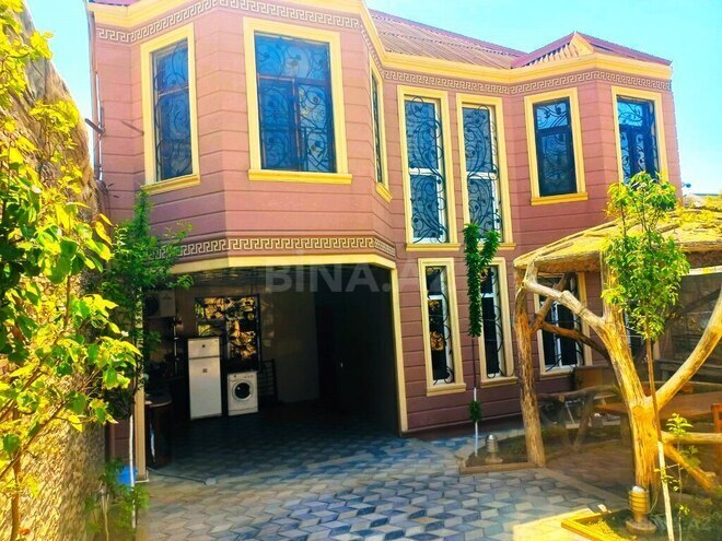 8 otaqlı həyət evi/bağ evi - Binəqədi q. - 300 m² (1)