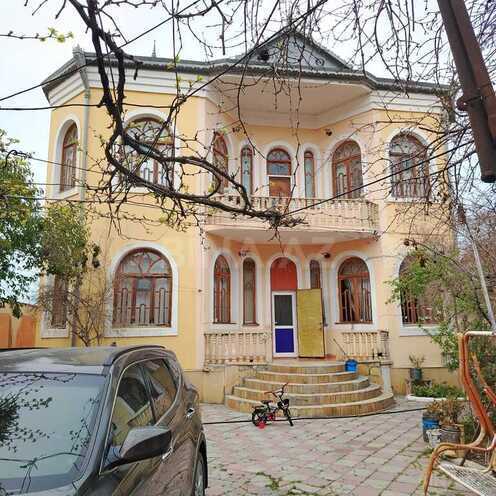 7 otaqlı həyət evi/bağ evi - Bakıxanov q. - 360 m² (1)