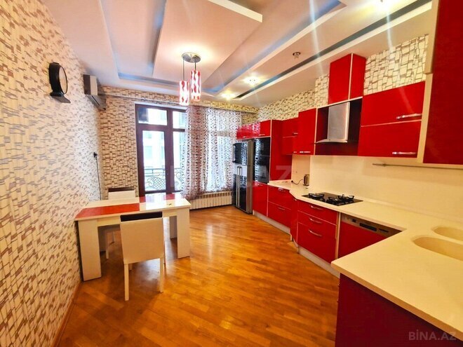 3-комн. новостройка - м. 28 мая - 135 м² (11)