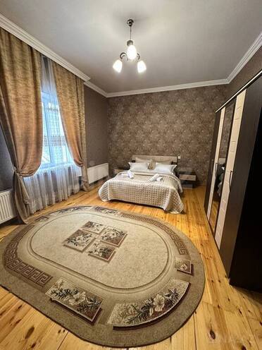 4 otaqlı həyət evi/bağ evi - Qəbələ - 270 m² (10)