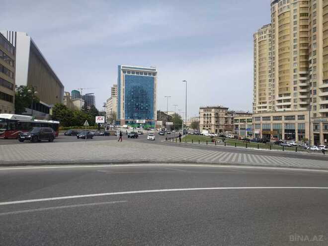 Продаётся 4-комн. вторичка 85 м², м. Низами, photo 3 from 24