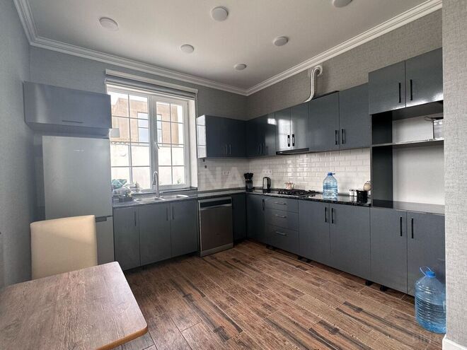 4 otaqlı həyət evi/bağ evi - Şüvəlan q. - 200 m² (24)