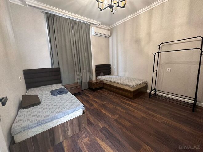 4 otaqlı həyət evi/bağ evi - Şüvəlan q. - 200 m² (13)