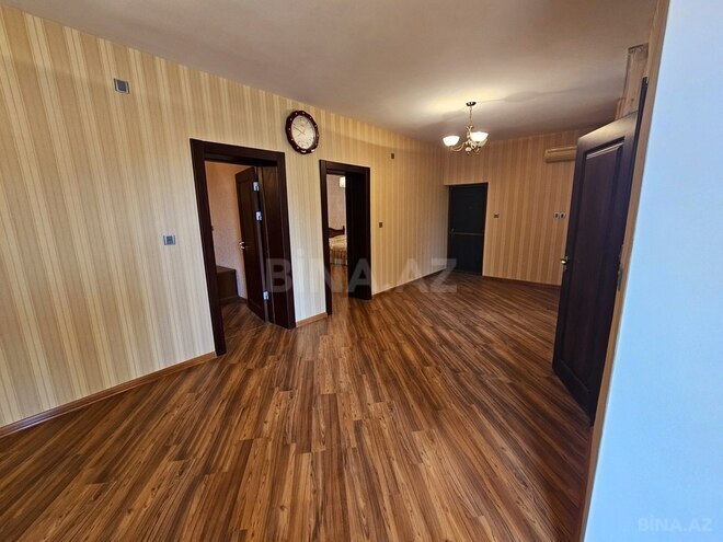 6 otaqlı həyət evi/bağ evi - Novxanı q. - 300 m² (15)