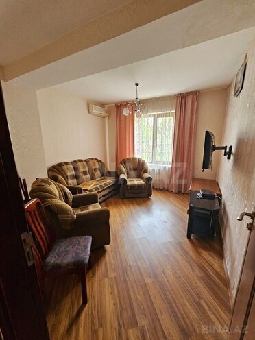 6 otaqlı həyət evi/bağ evi - Novxanı q. - 300 m² (8)