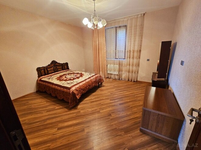6 otaqlı həyət evi/bağ evi - Novxanı q. - 300 m² (19)