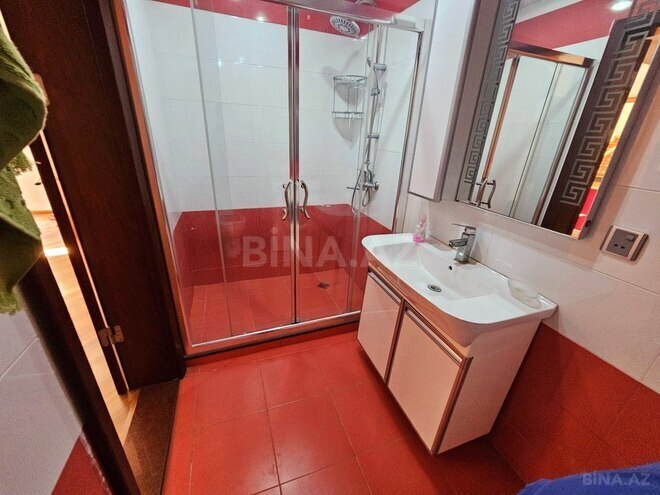 6 otaqlı həyət evi/bağ evi - Novxanı q. - 300 m² (23)