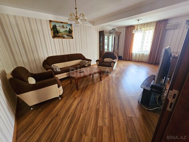 6 otaqlı həyət evi/bağ evi - Novxanı q. - 300 m² (9)