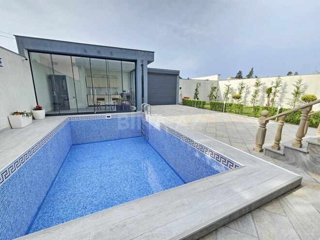 4 otaqlı həyət evi/bağ evi - Şüvəlan q. - 175 m² (27)