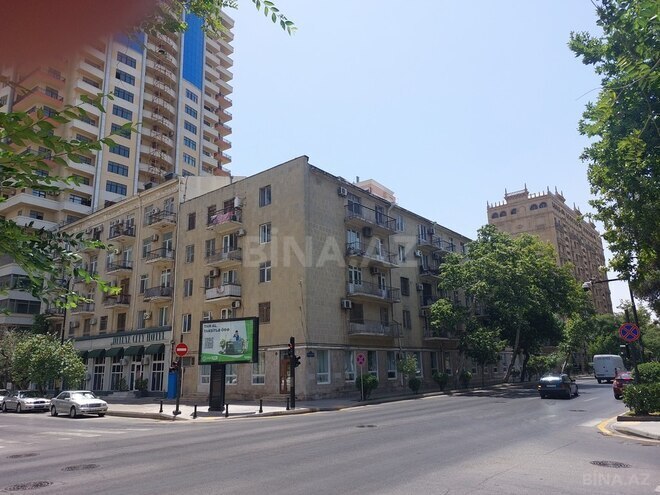 2 otaqlı köhnə tikili - 28 May m. - 70 m² (3)