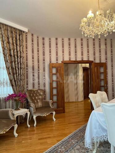 6 otaqlı həyət evi/bağ evi - Buzovna q. - 260 m² (5)