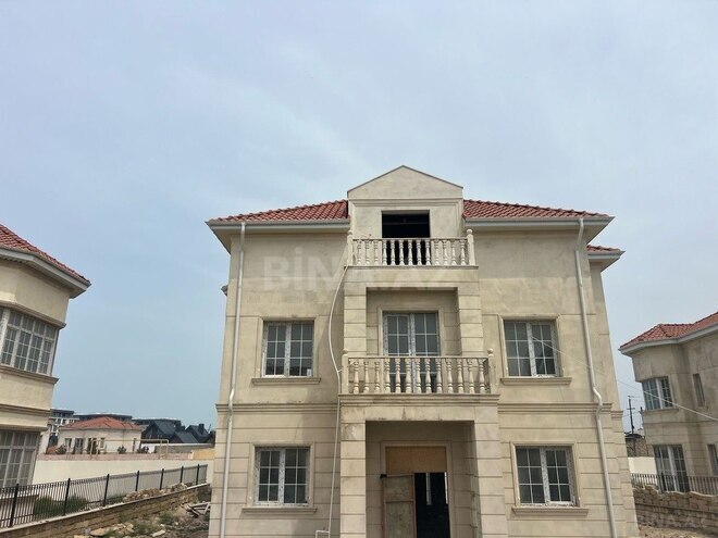 6-комн. дом/дача - пос. Нардаран - 330 м² (1)