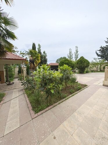 10 otaqlı həyət evi/bağ evi - Qaraçuxur q. - 512 m² (30)