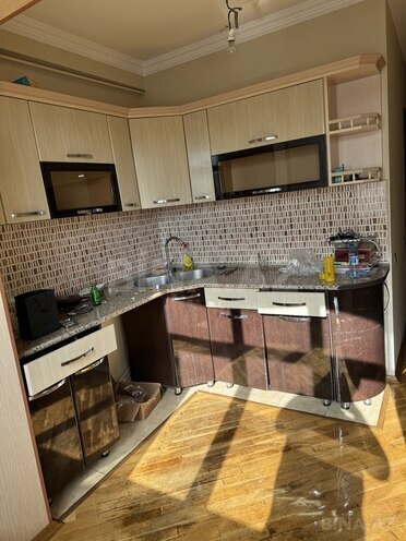 4 otaqlı köhnə tikili - 8-ci mikrorayon q. - 115 m² (5)