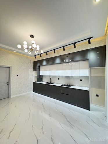 4 otaqlı həyət evi/bağ evi - Şüvəlan q. - 200 m² (18)