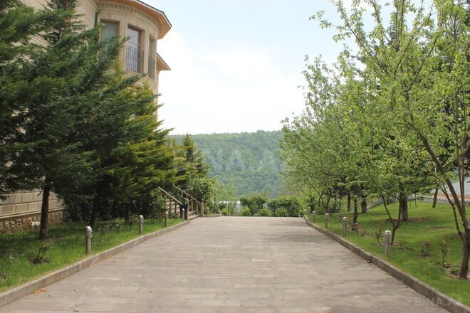 12 otaqlı həyət evi/bağ evi - Qusar - 2000 m² (4)