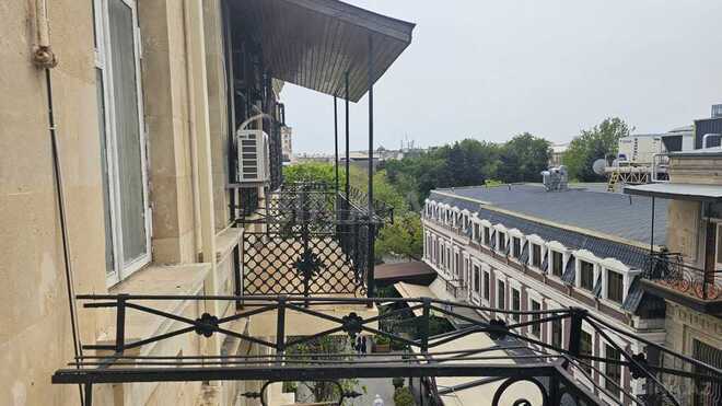 Продаётся 5-комн. вторичка 220 м², м. Сахил, photo 8 from 11