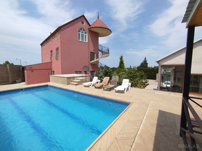 6 otaqlı həyət evi/bağ evi - Novxanı q. - 380 m² (1)