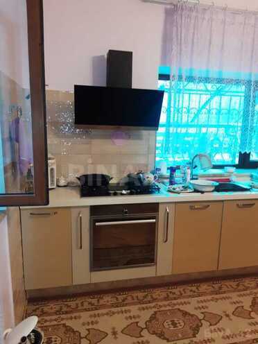 6 otaqlı həyət evi/bağ evi - Albalılıq q. - 250 m² (17)
