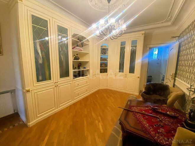 5-комн. вторичка - м. 28 мая - 210 м² (9)