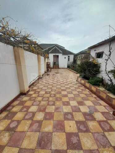 4 otaqlı həyət evi/bağ evi - Qaraçuxur q. - 110 m² (1)